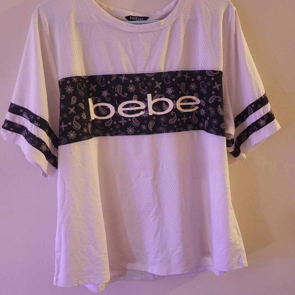 Bebe White and Black Graphic Jersey Like T-Shirt